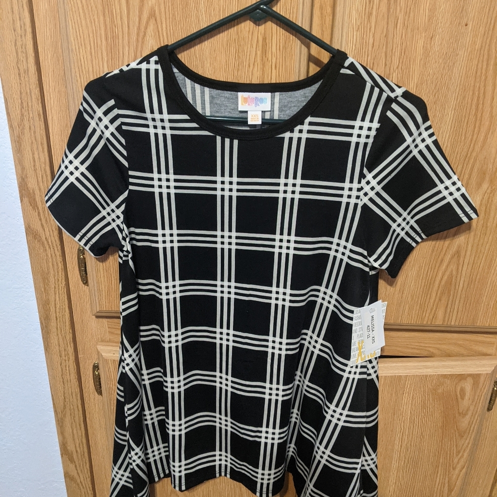 Tops - Picture 3 of 7